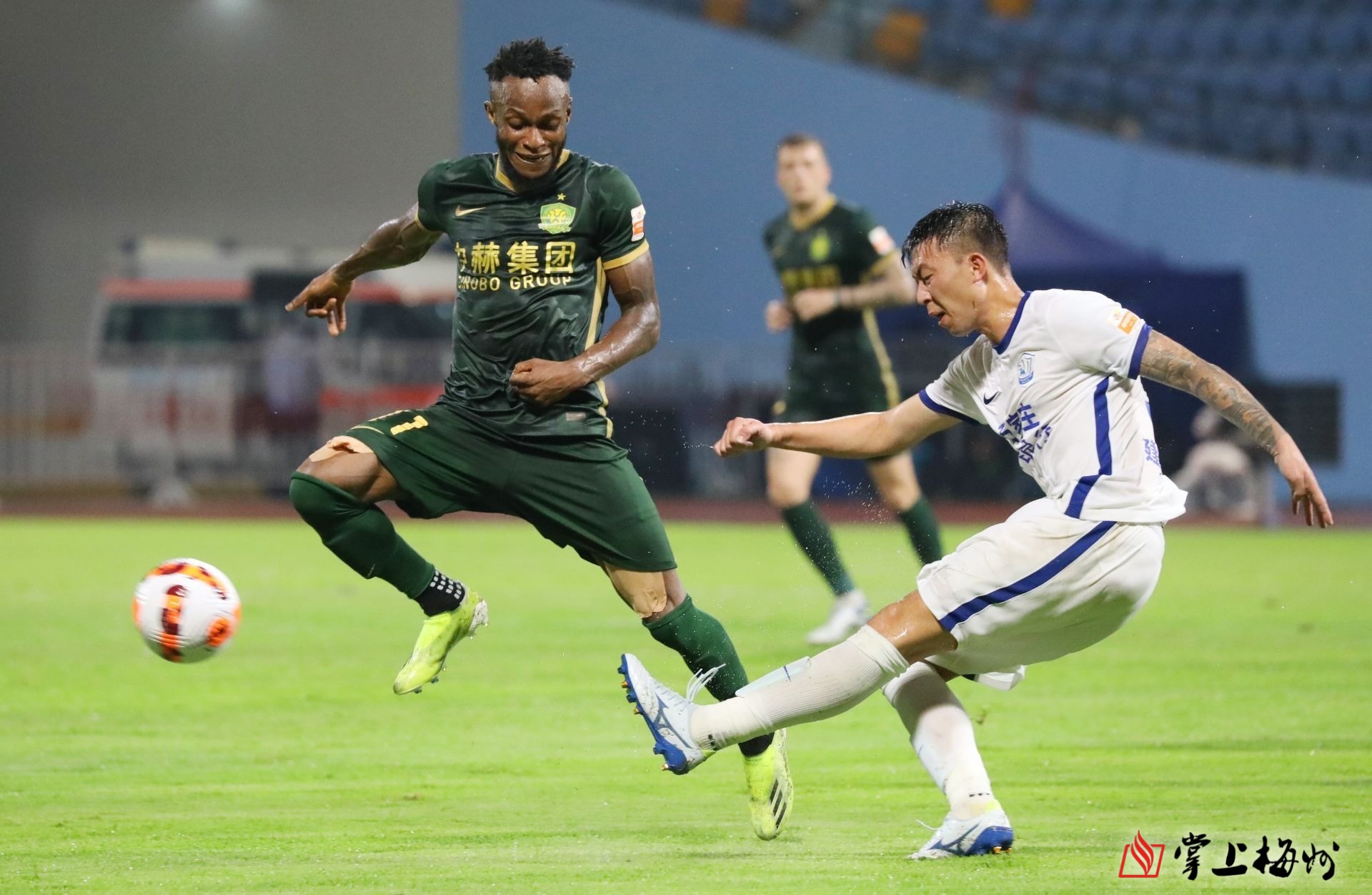 金州勇士迎中超关键赛；国际比赛日扳平良机；赛场秩序良好；训练强度明显提升的简单介绍