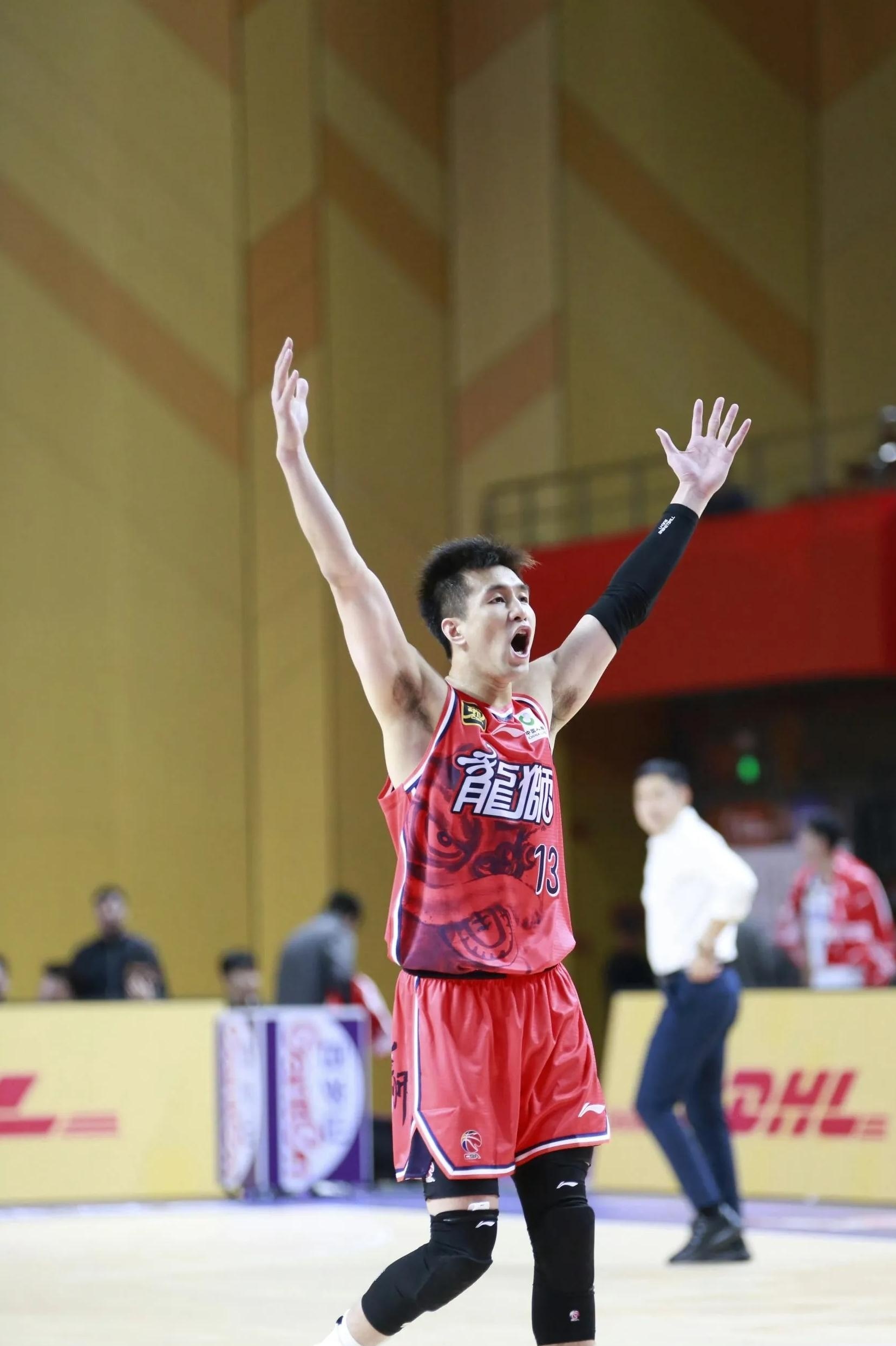 详细阅读:九游官网华盛顿奇才迎CBA常规赛关键赛,赛前豪取连胜,气氛紧张,训练强度明显提升的简单介绍 九游官网华盛顿奇才迎CBA常规赛关键赛,赛前豪取连胜,气氛紧张,训练强度明显提升的简单介绍